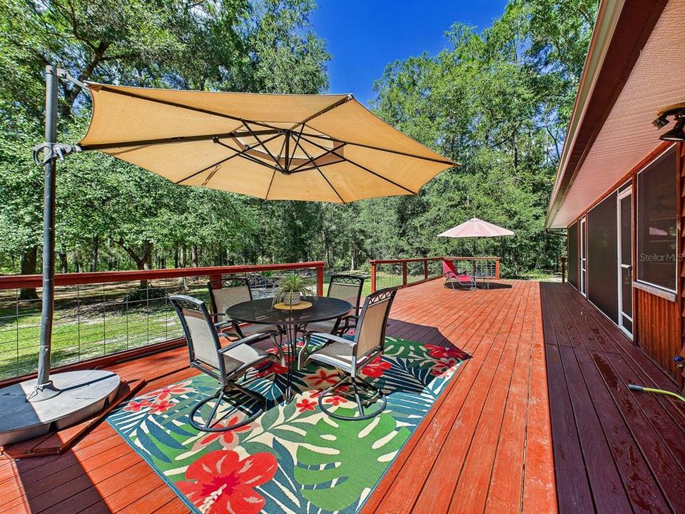 For Sale: $525,900 (3 beds, 2 baths, 1951 Square Feet)