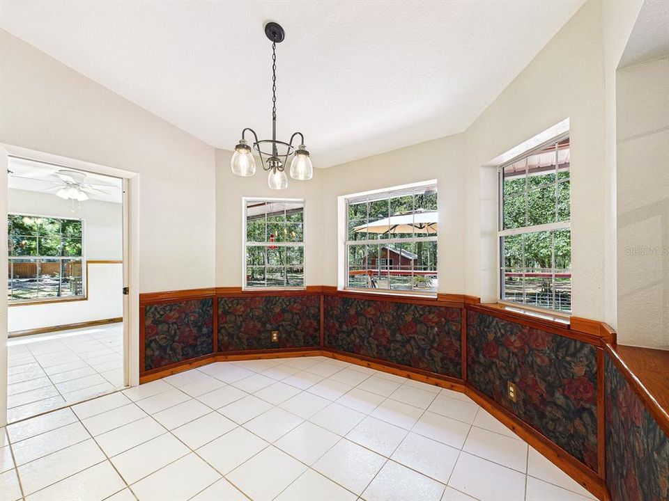 For Sale: $525,900 (3 beds, 2 baths, 1951 Square Feet)