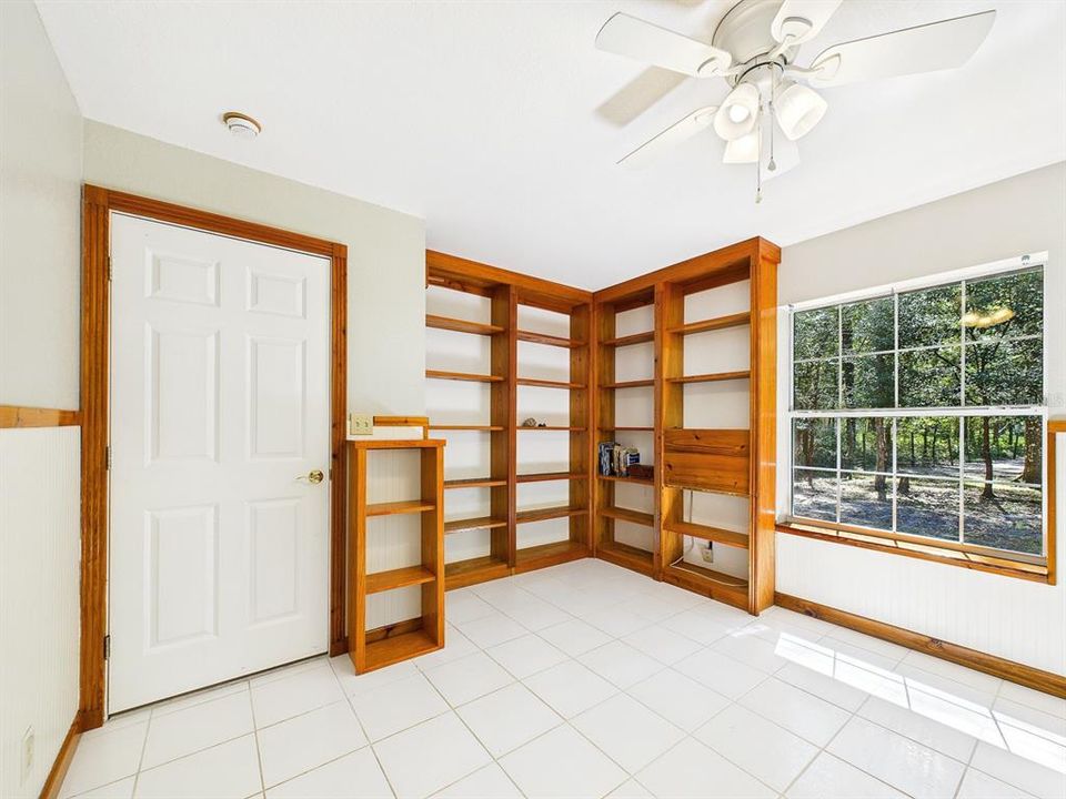 For Sale: $525,900 (3 beds, 2 baths, 1951 Square Feet)