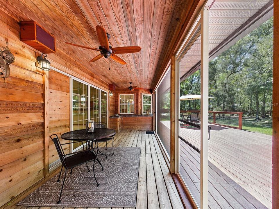 For Sale: $525,900 (3 beds, 2 baths, 1951 Square Feet)