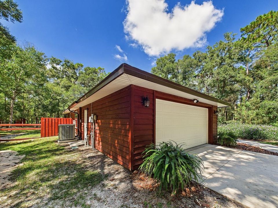 For Sale: $525,900 (3 beds, 2 baths, 1951 Square Feet)