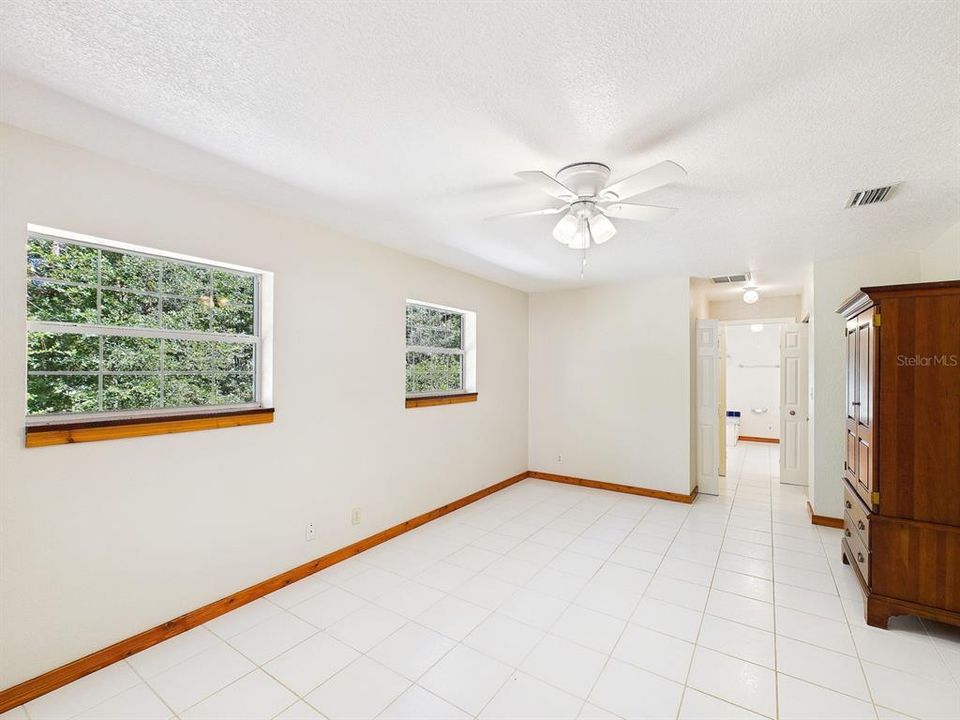 For Sale: $525,900 (3 beds, 2 baths, 1951 Square Feet)