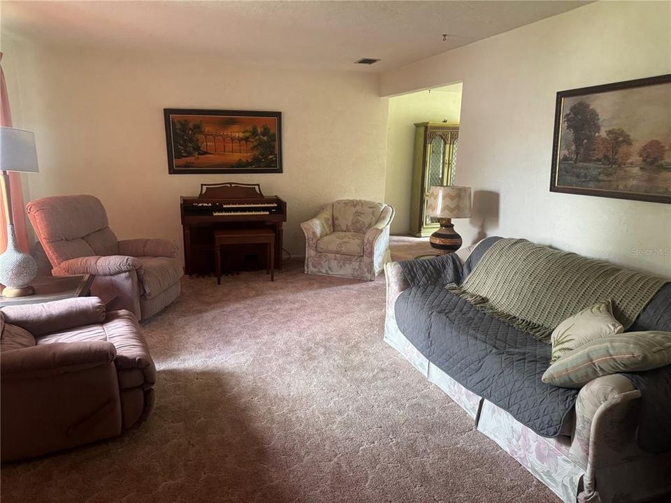 Active With Contract: $250,000 (3 beds, 2 baths, 1839 Square Feet)