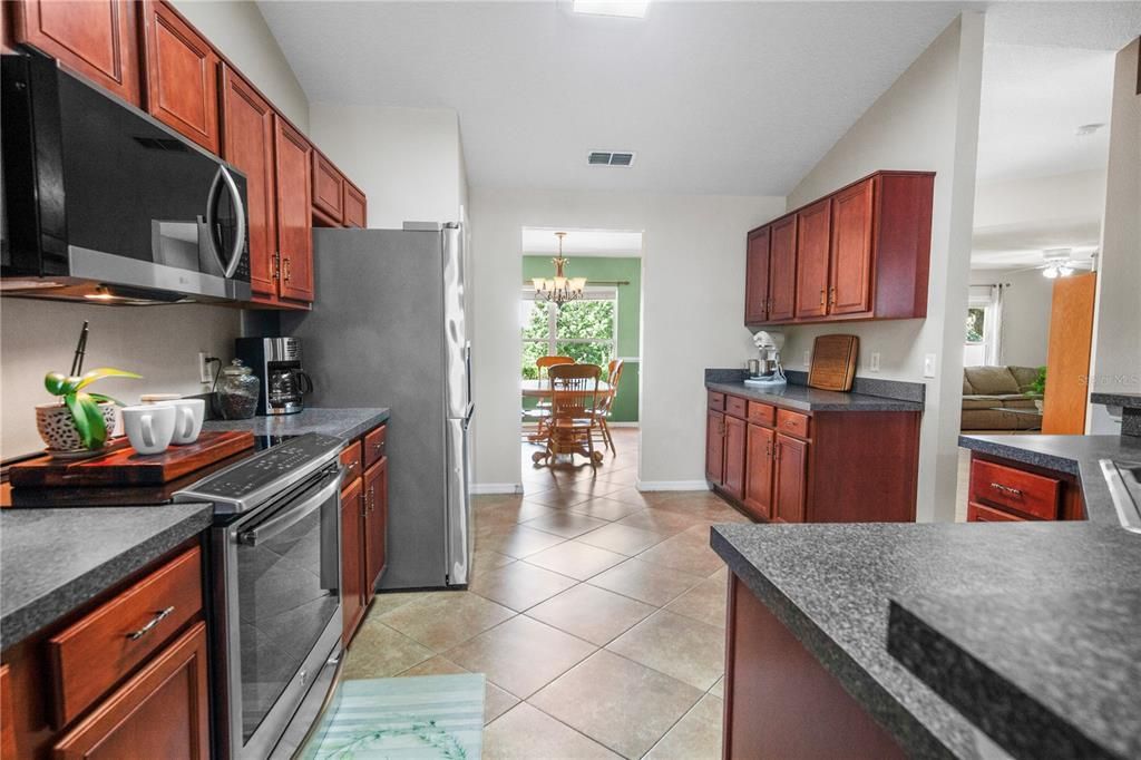 На продажу: $550,000 (4 спален, 3 ванн, 2430 Квадратных фут)