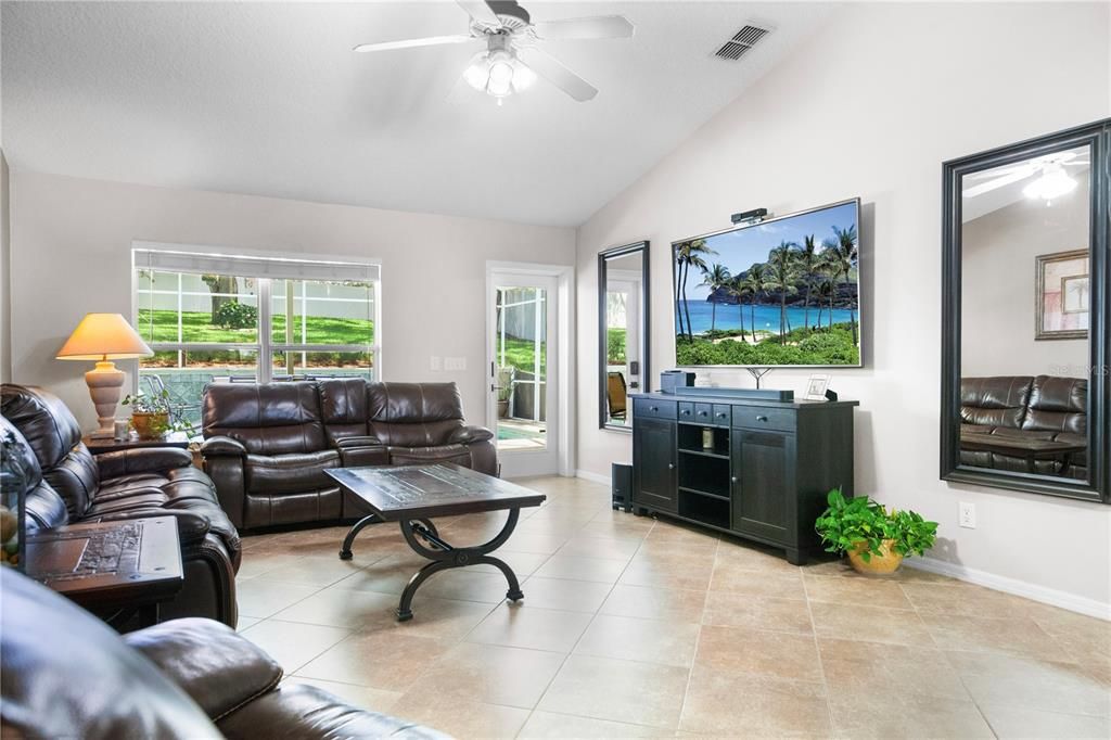 На продажу: $550,000 (4 спален, 3 ванн, 2430 Квадратных фут)