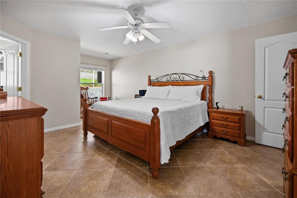 На продажу: $550,000 (4 спален, 3 ванн, 2430 Квадратных фут)