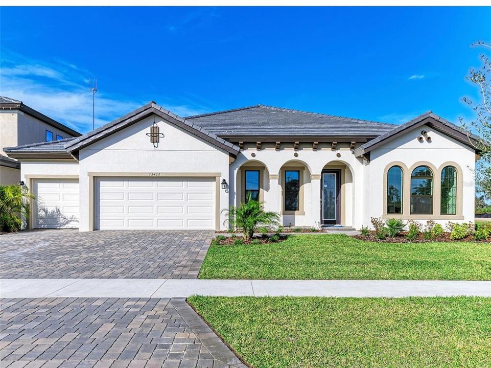 En Venta: $799,990 (4 camas, 3 baños, 3182 Pies cuadrados)