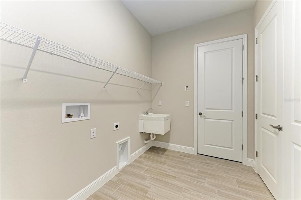 En Venta: $799,990 (4 camas, 3 baños, 3182 Pies cuadrados)