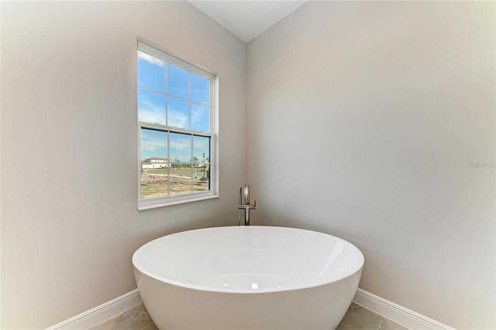 En Venta: $799,990 (4 camas, 3 baños, 3182 Pies cuadrados)