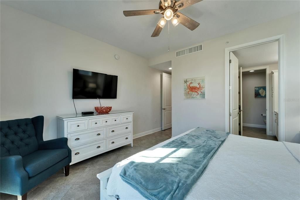 For Sale: $650,000 (2 beds, 2 baths, 1456 Square Feet)