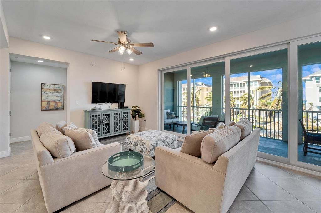 For Sale: $650,000 (2 beds, 2 baths, 1456 Square Feet)