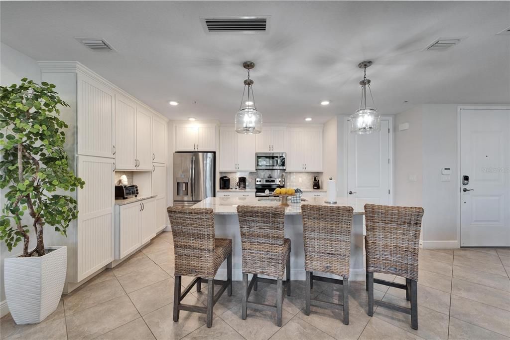 For Sale: $650,000 (2 beds, 2 baths, 1456 Square Feet)