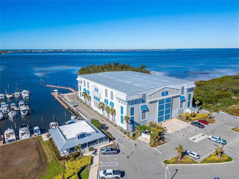 For Sale: $650,000 (2 beds, 2 baths, 1456 Square Feet)