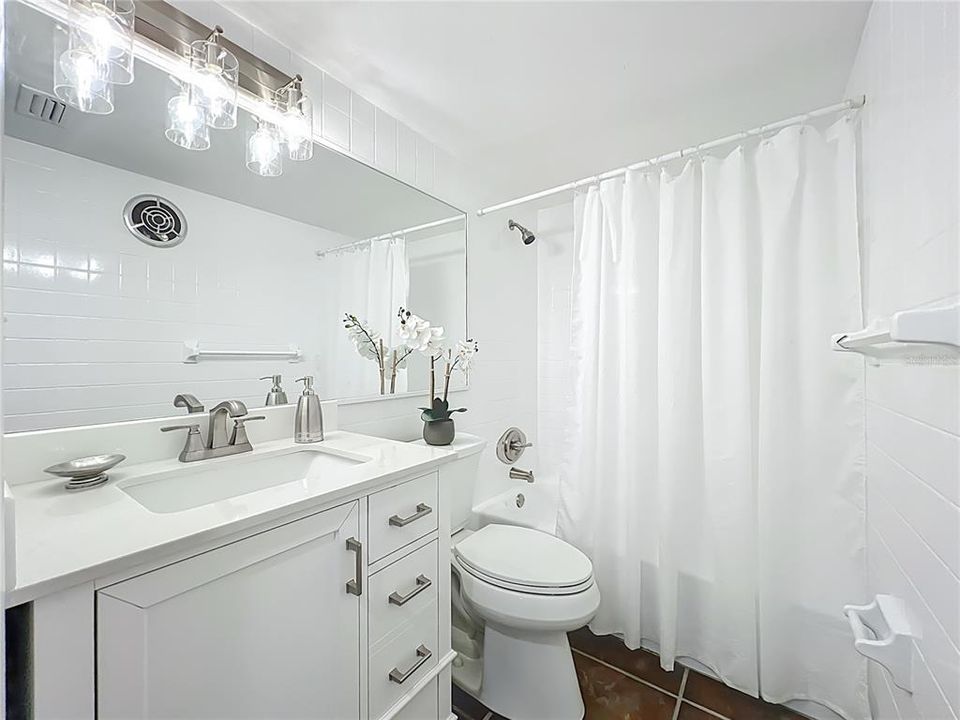 Activo con contrato: $319,000 (2 camas, 1 baños, 998 Pies cuadrados)