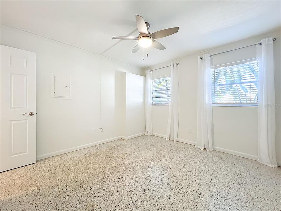 Activo con contrato: $319,000 (2 camas, 1 baños, 998 Pies cuadrados)