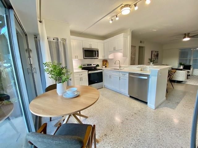 Activo con contrato: $319,000 (2 camas, 1 baños, 998 Pies cuadrados)