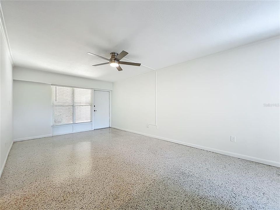 Activo con contrato: $319,000 (2 camas, 1 baños, 998 Pies cuadrados)