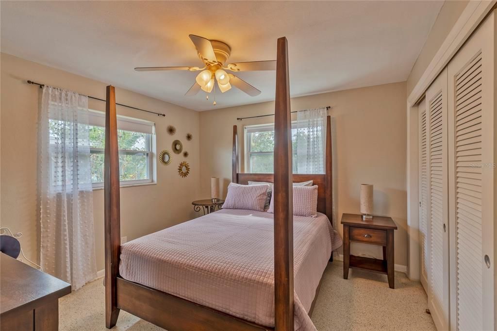 出租: $3,200 (3 贝兹, 3 浴室, 1690 平方英尺)