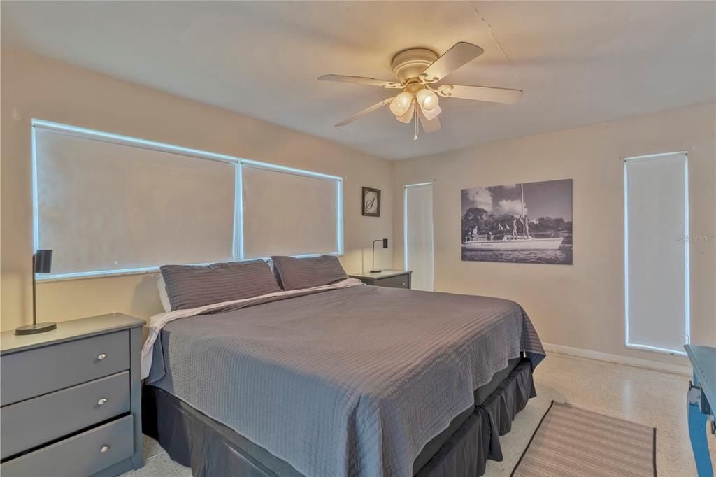 出租: $3,200 (3 贝兹, 3 浴室, 1690 平方英尺)