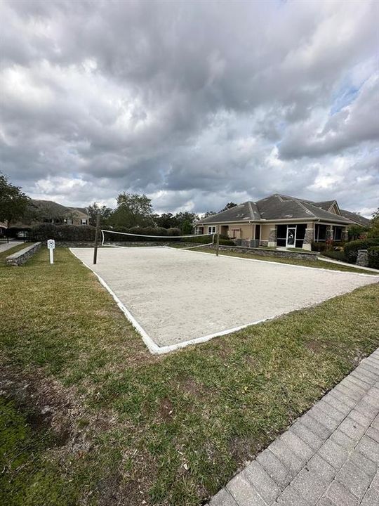 待售: $175,000 (1 贝兹, 1 浴室, 753 平方英尺)