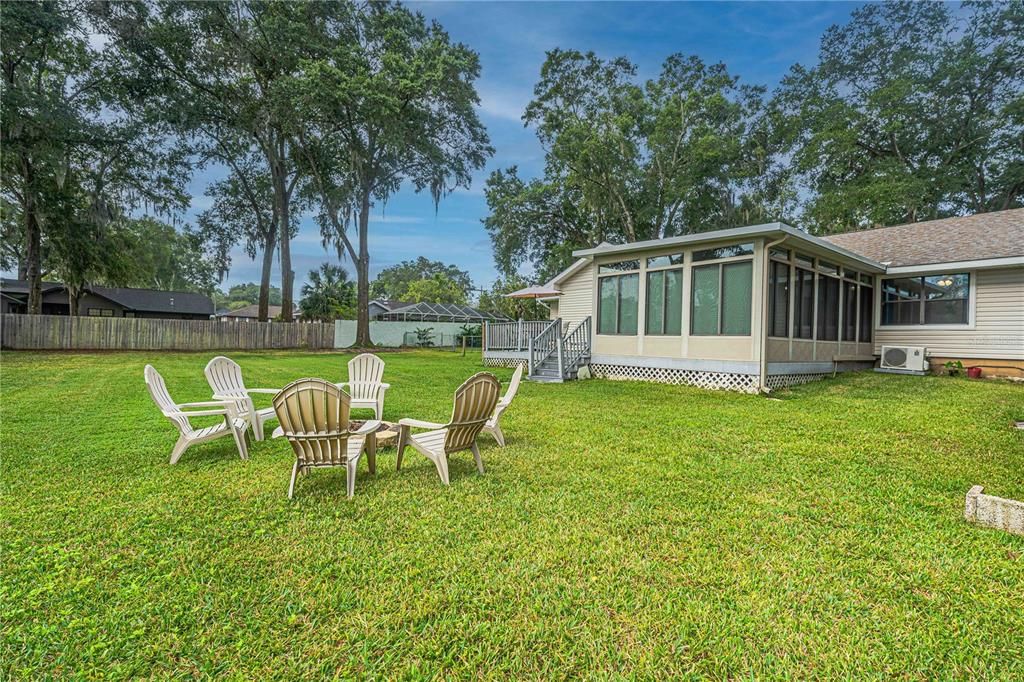 合同活跃: $339,900 (3 贝兹, 2 浴室, 1988 平方英尺)