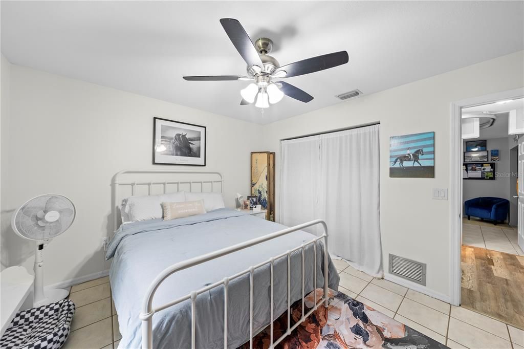 合同活跃: $339,900 (3 贝兹, 2 浴室, 1988 平方英尺)