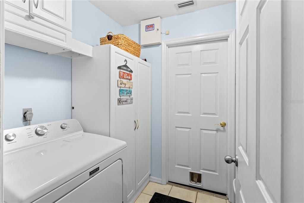 合同活跃: $339,900 (3 贝兹, 2 浴室, 1988 平方英尺)