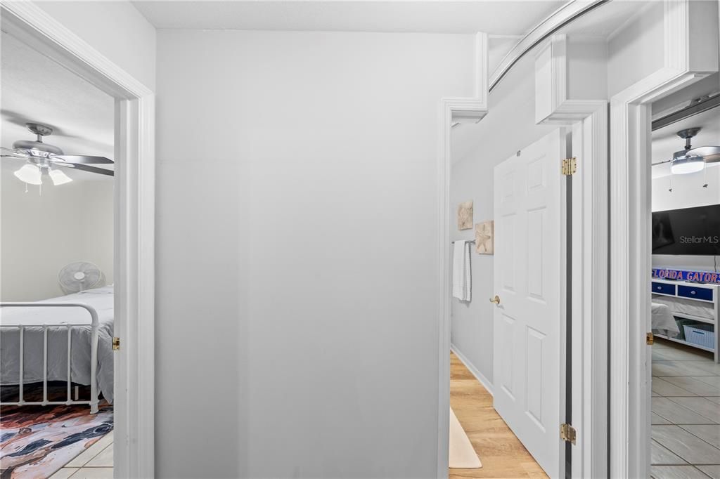 合同活跃: $339,900 (3 贝兹, 2 浴室, 1988 平方英尺)