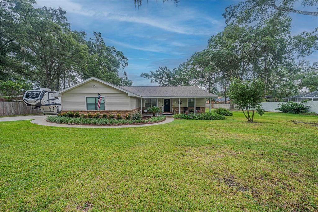 合同活跃: $339,900 (3 贝兹, 2 浴室, 1988 平方英尺)