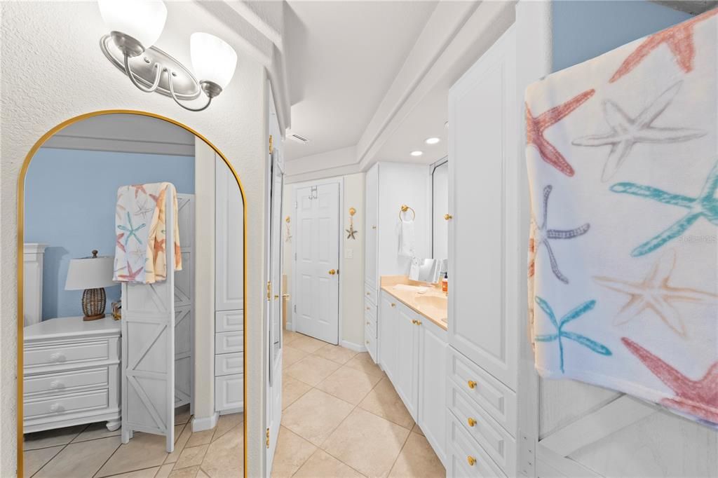 合同活跃: $339,900 (3 贝兹, 2 浴室, 1988 平方英尺)