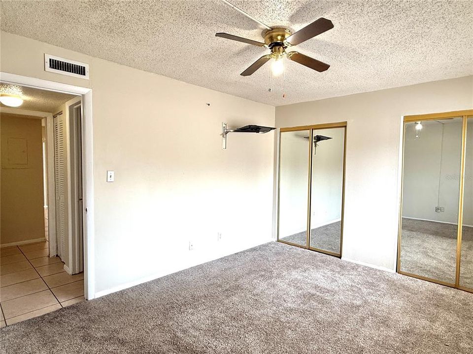 Под контрактом: $1,125 (1 спален, 1 ванн, 707 Квадратных фут)