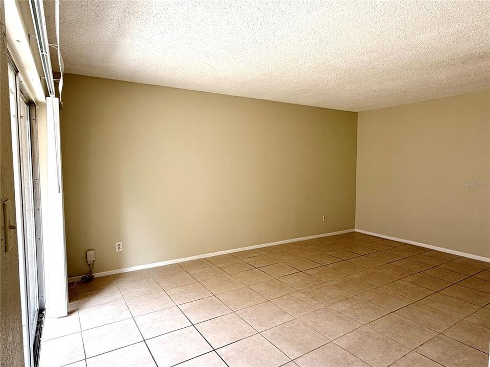 Под контрактом: $1,125 (1 спален, 1 ванн, 707 Квадратных фут)