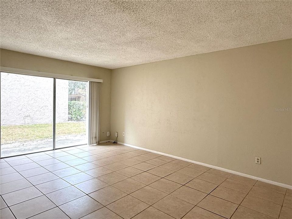 Под контрактом: $1,125 (1 спален, 1 ванн, 707 Квадратных фут)