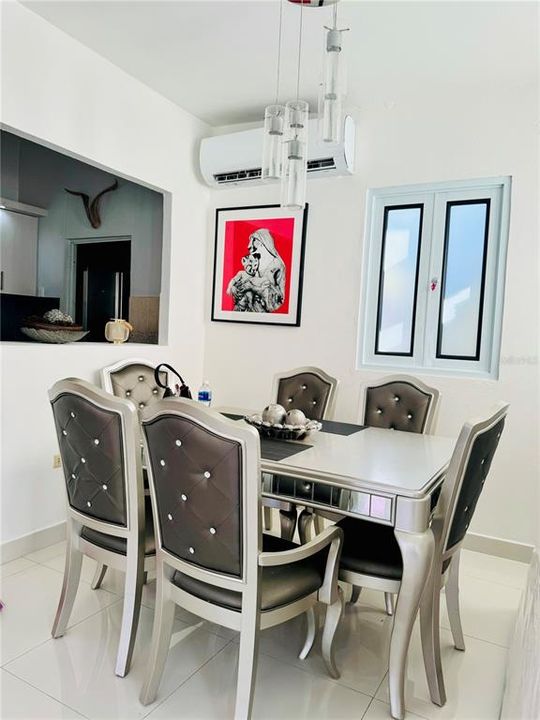 For Rent: $1,700 (3 beds, 2 baths, 3310 Square Feet)