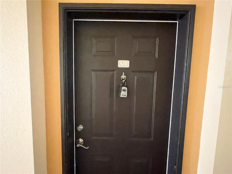 Active With Contract: $2,800 (2 beds, 2 baths, 1128 Square Feet)