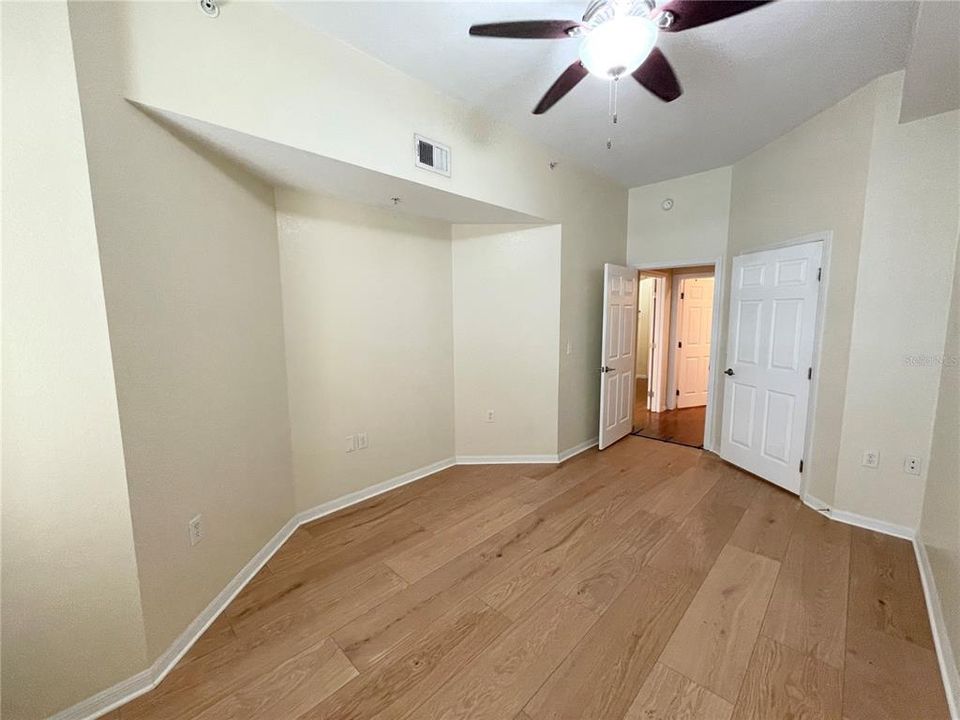 Active With Contract: $2,800 (2 beds, 2 baths, 1128 Square Feet)
