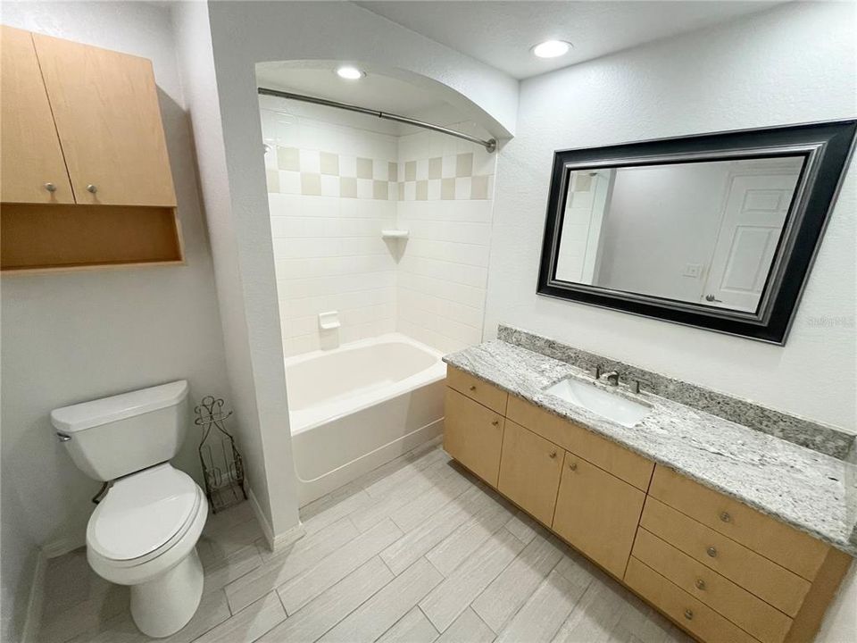 Active With Contract: $2,800 (2 beds, 2 baths, 1128 Square Feet)