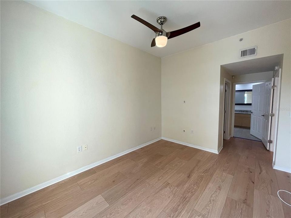 Active With Contract: $2,800 (2 beds, 2 baths, 1128 Square Feet)