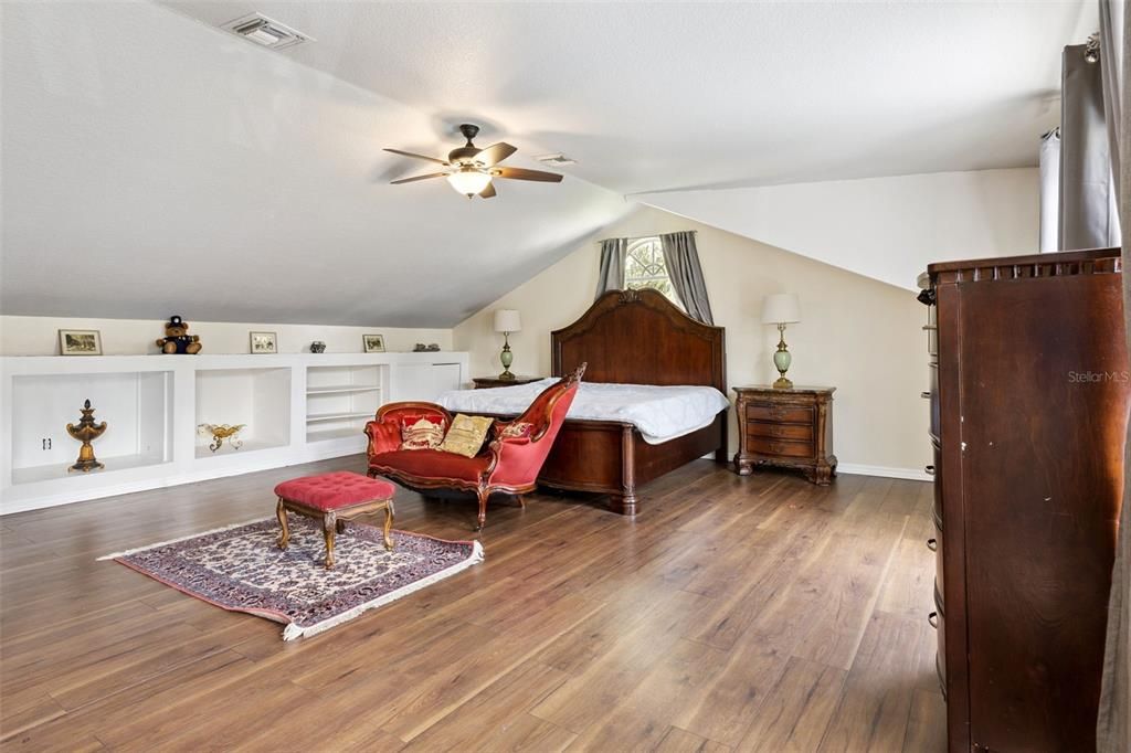 For Sale: $1,000,000 (4 beds, 4 baths, 3370 Square Feet)