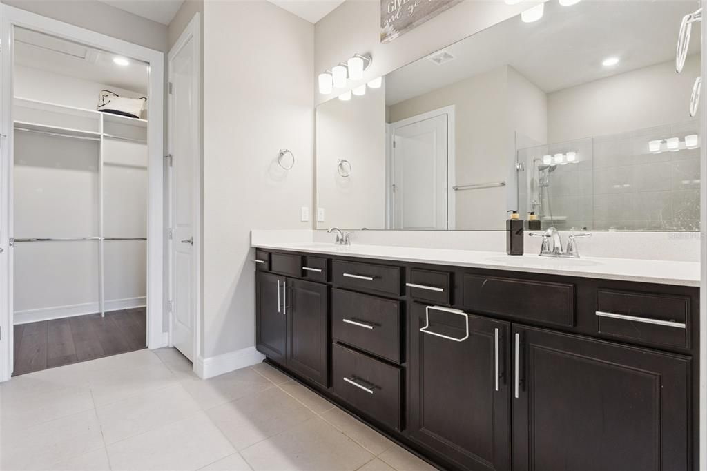 待售: $350,000 (2 贝兹, 2 浴室, 1559 平方英尺)