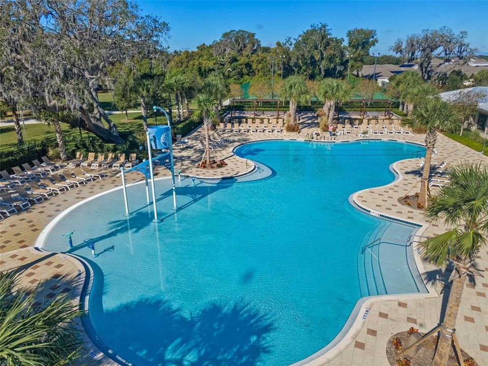 待售: $350,000 (2 贝兹, 2 浴室, 1559 平方英尺)