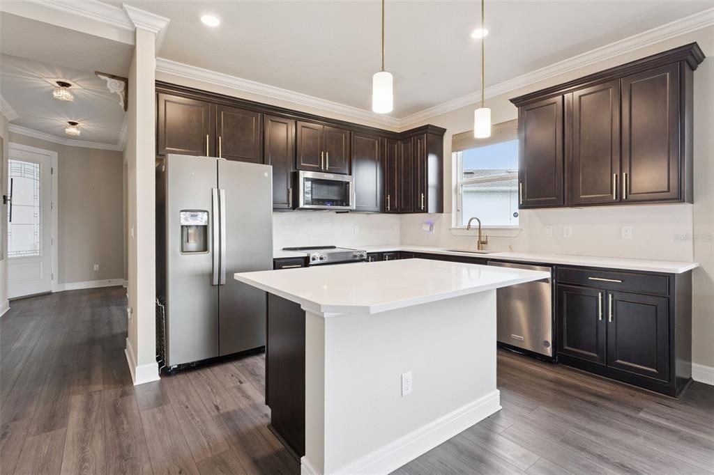 待售: $350,000 (2 贝兹, 2 浴室, 1559 平方英尺)