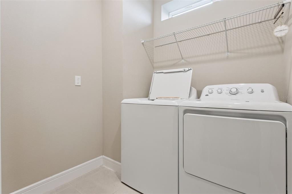 待售: $350,000 (2 贝兹, 2 浴室, 1559 平方英尺)