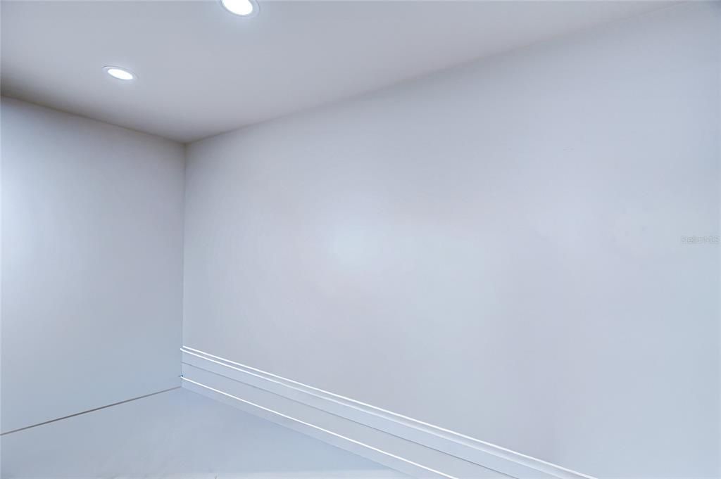 合同活跃: $6,995,000 (4 贝兹, 4 浴室, 5573 平方英尺)