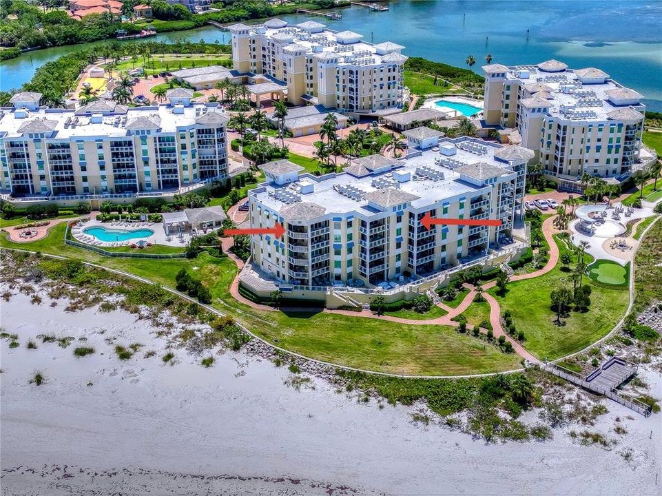 合同活跃: $6,995,000 (4 贝兹, 4 浴室, 5573 平方英尺)