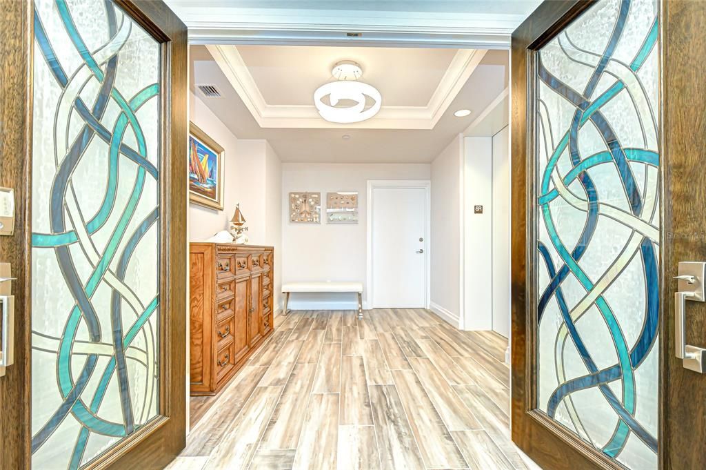 合同活跃: $6,995,000 (4 贝兹, 4 浴室, 5573 平方英尺)