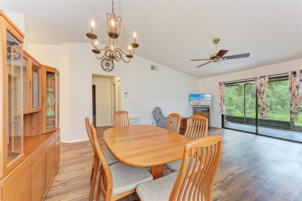 待售: $209,500 (2 贝兹, 2 浴室, 1078 平方英尺)