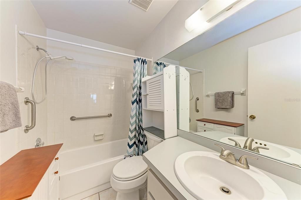 待售: $209,500 (2 贝兹, 2 浴室, 1078 平方英尺)