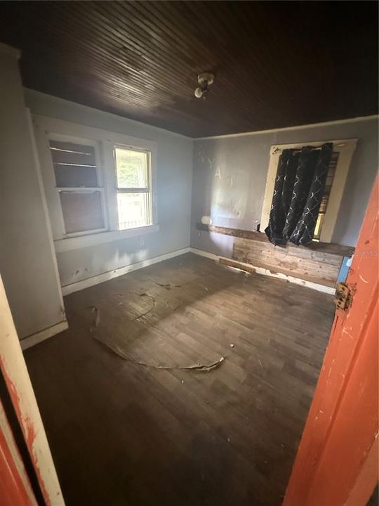 待售: $99,000 (2 贝兹, 1 浴室, 621 平方英尺)