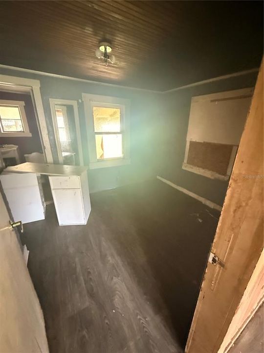 待售: $99,000 (2 贝兹, 1 浴室, 621 平方英尺)